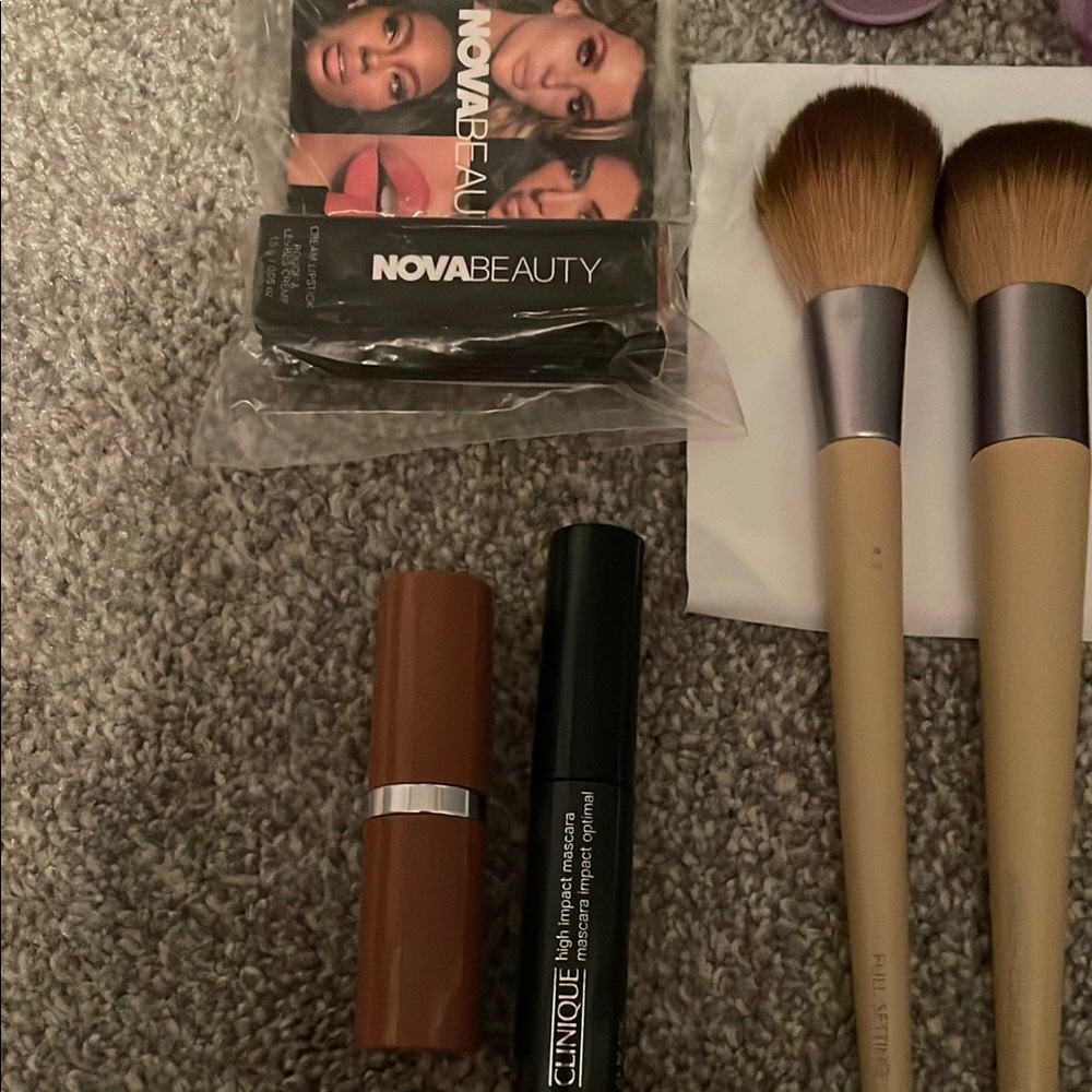 Makeup Set - Picture 4 of 6